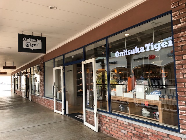 オニツカタイガーりんくう店